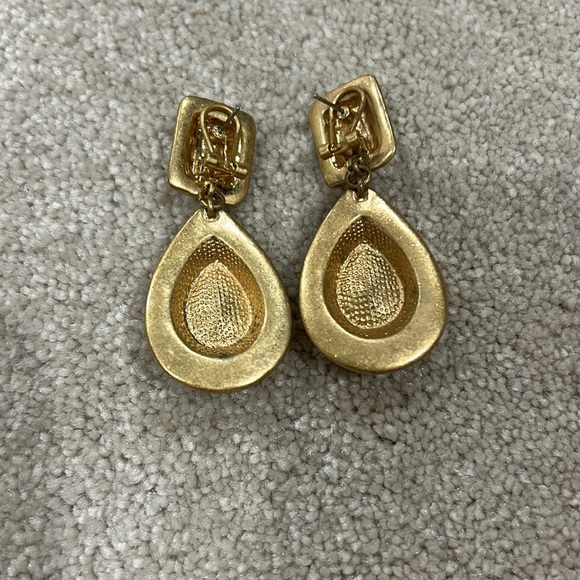 Elegant Gold and Green Drop Earrings - Picture 2 of 3